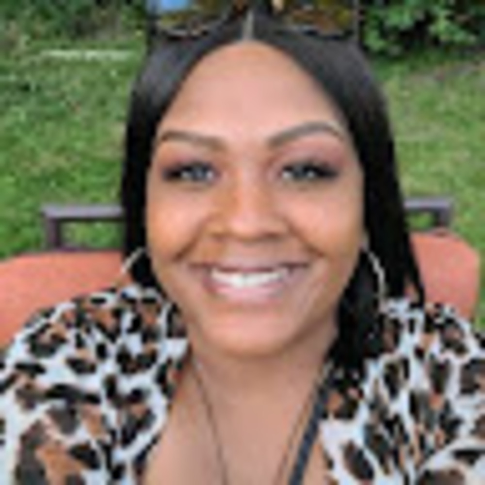 Meet your Posher, Simone